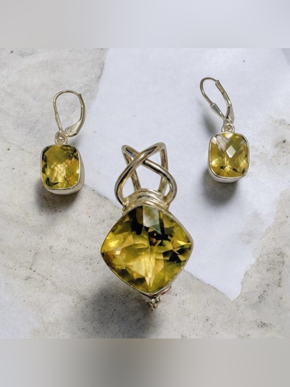 925 Sterling Silver Diamond Cut Lemon Verbena
Quartz Pendant & Earring